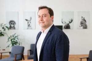 Andreas Ponikiewicz, VP of Global Sales at MOSTLY AI